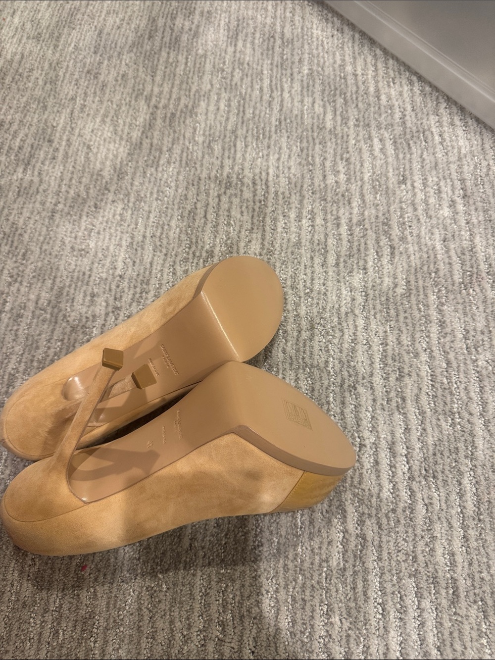 Saint Laurent Tan Suede Pumps with Patent Cap Toe 41 - Picture 6 of 6